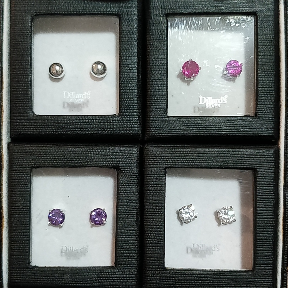 🌞Dillard's Earring Set